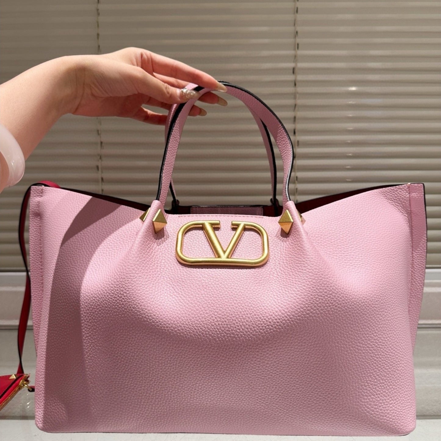 Valentino 37x24
