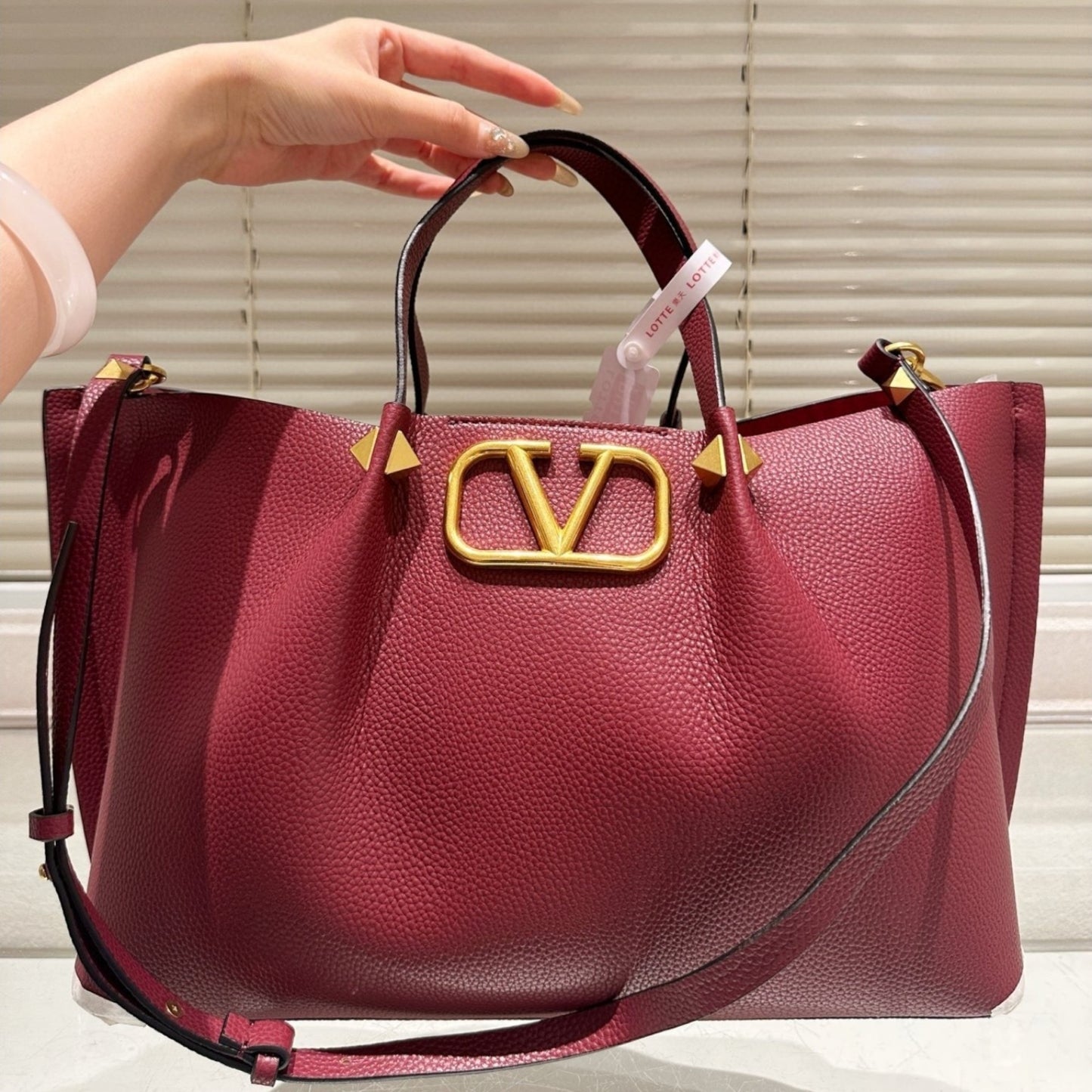 Valentino 37x24