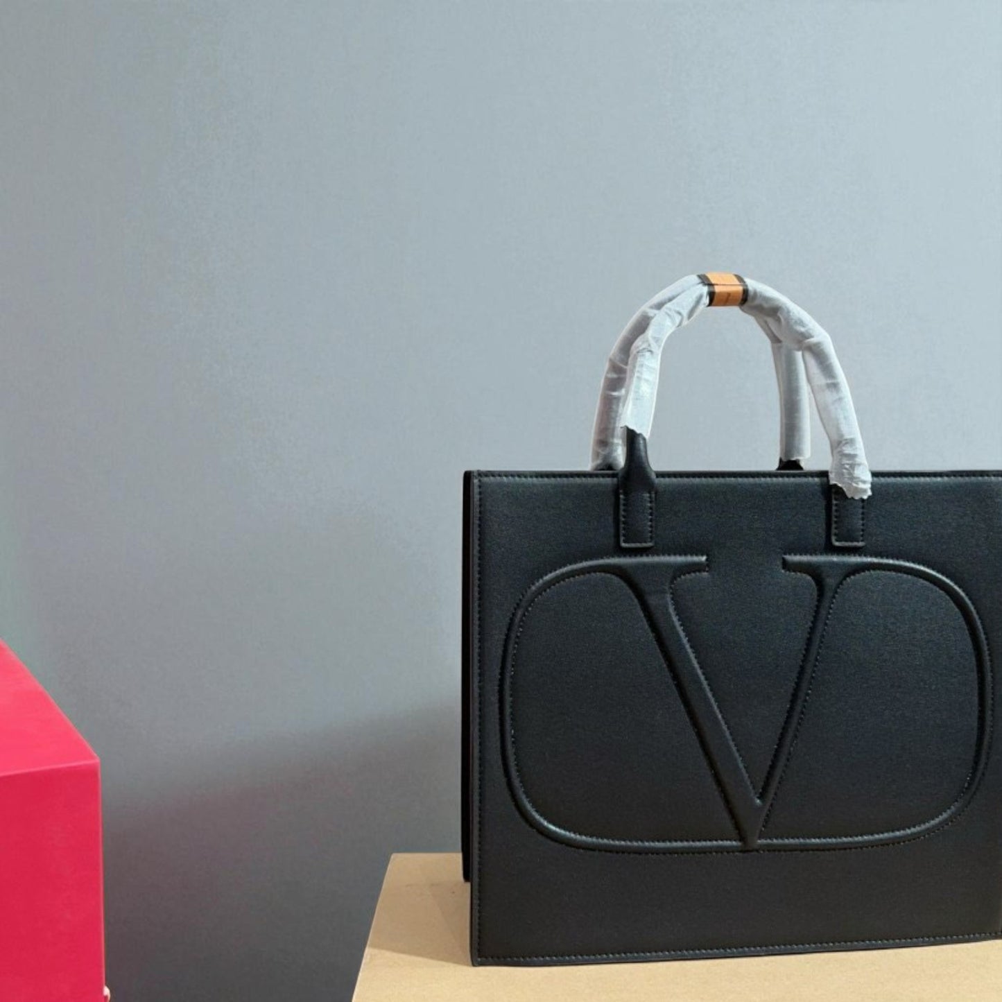 Valentino 31x26