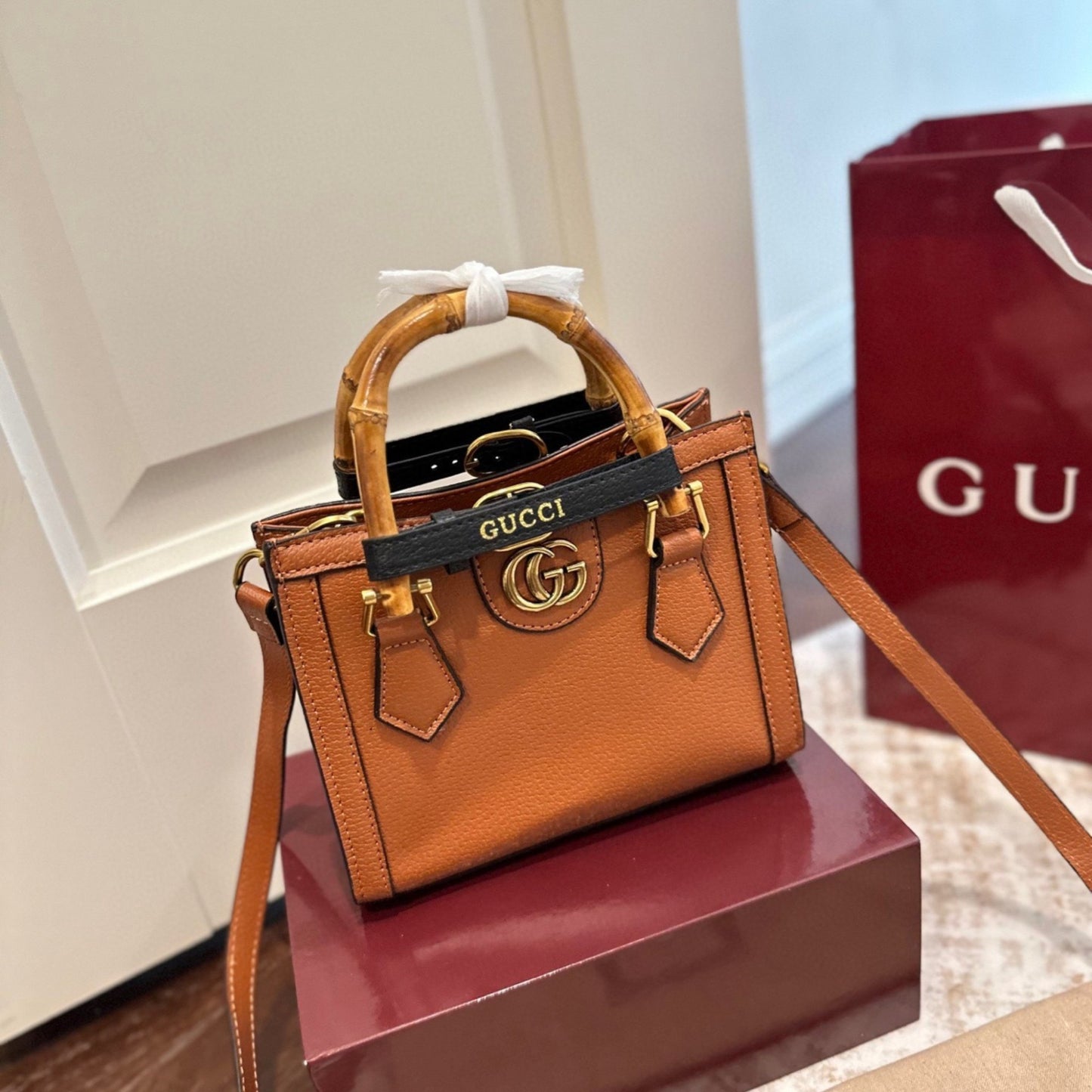 Gucci 21x21